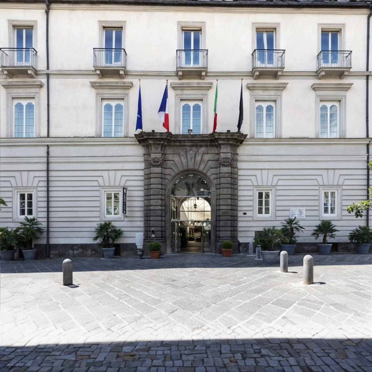 Palazzo Caracciolo Napoli-1